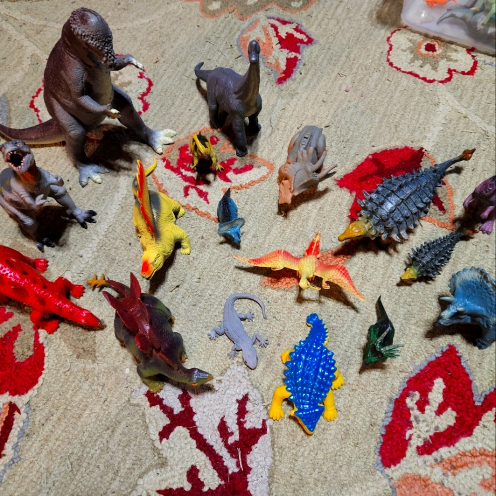 Toy dinosaurs 🦖🦕🦕